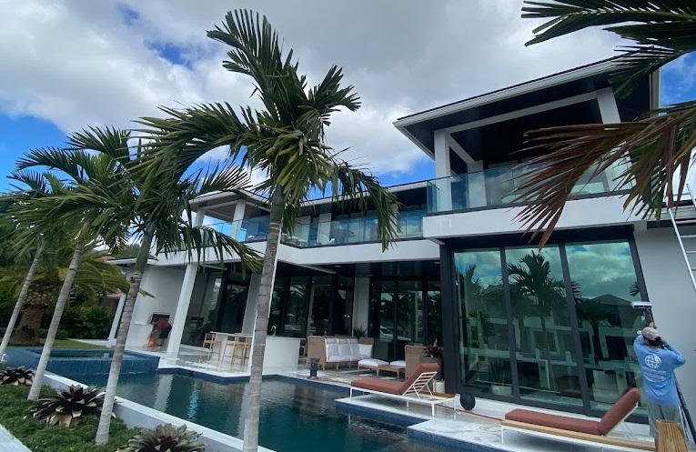 Window Cleaning and Pressure Washing